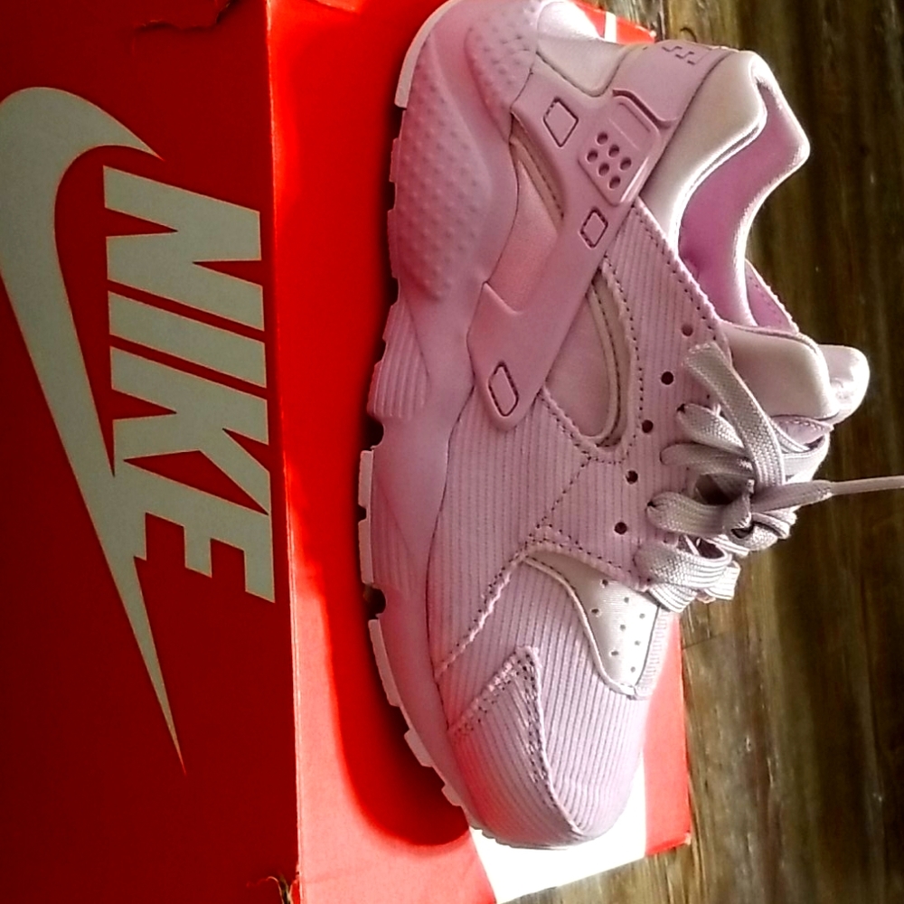 NWT🌸 Rare Nike Huarache Run SE Corduroy 4Y/5.5W